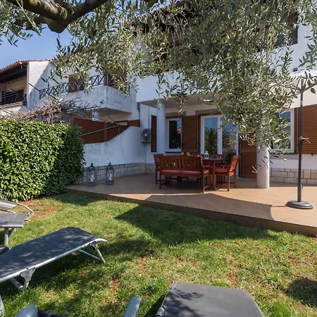 In Porec/istrien 10097 Holiday home